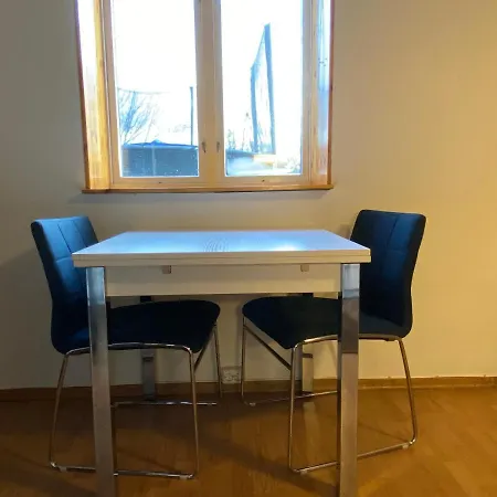 Leilighet Naer Sjo Og Skog, Kort Avstand Til Og Gangavstand Til Brevik Sentrum